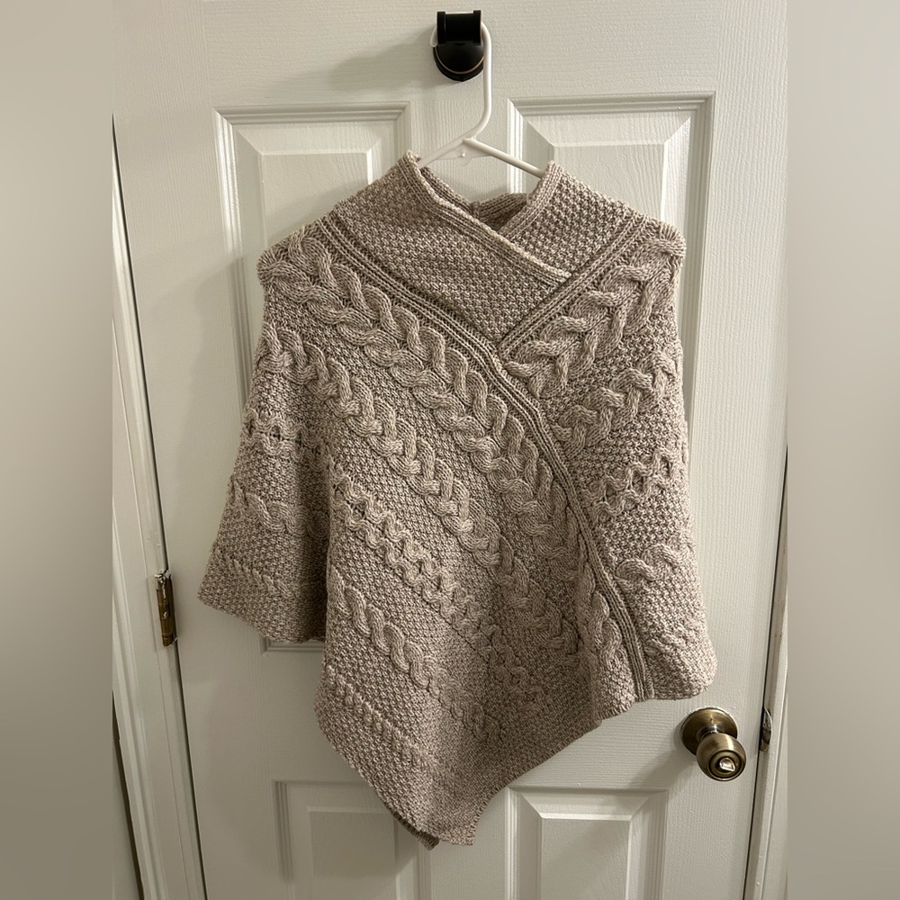 Aran Sweater Market Cable & Moss Poncho, Size S/M - Picture 2 of 5